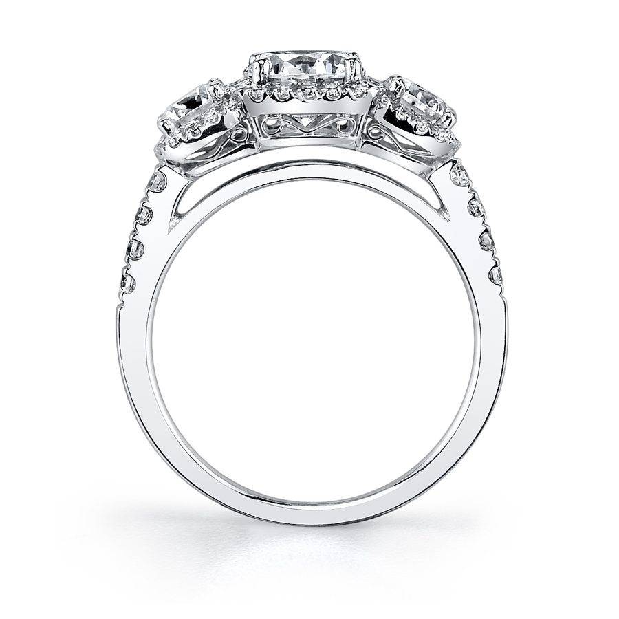 Profile of a 3 Stone Engagement Ring with Cushion Hallo