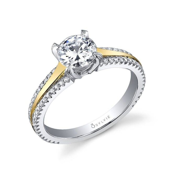 Maryvonne – Modern Solitaire Engagement Ring