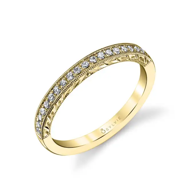 hand engraved wedding band in yellow gold