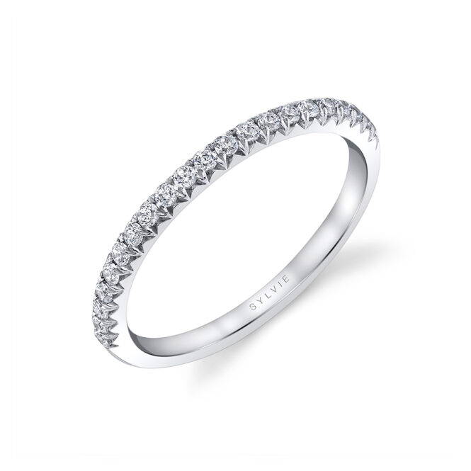 Fishtail Wedding Band in White Gold