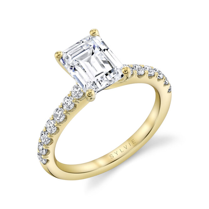 emeral cut classic engagement ring
