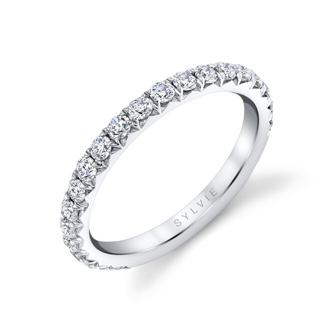 Side view of a Wide band engagement ring - Malencia